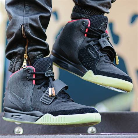 nike air yeezy rot preis|nike air yeezy 2.